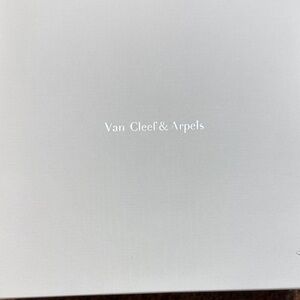 Van Cleef & Arpels Elegant White Box
